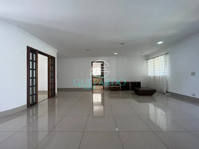 Sobrado com 510m² 3 quartos e 3 banheiros, à venda, no bairro Granville Parque Residencial em Londrina