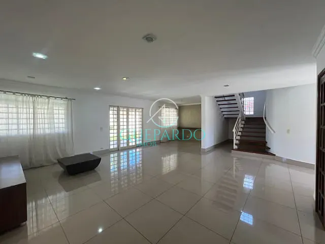 Sobrado com 510m² 3 quartos e 3 banheiros, à venda, no bairro Granville Parque Residencial em Londrina