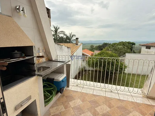Sobrado com 325m² 4 quartos e 3 banheiros, à venda ou para alugar, no bairro Jardim das Indústrias em São José dos Campos