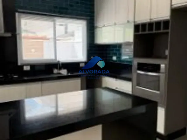 Sobrado com 250m² 4 quartos e 3 banheiros, à venda ou para alugar, no bairro Urbanova em São José dos Campos