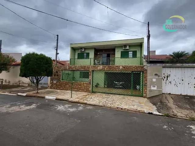 Sobrado com 250m² 3 quartos e 2 banheiros, à venda, no bairro Parque Jambeiro em Campinas