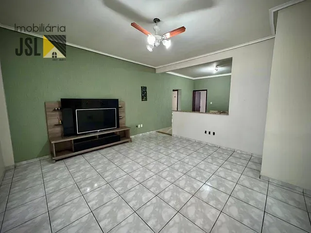 Sobrado com 624m² 3 quartos e 1 banheiro, à venda, no bairro Jardim Maria Cândida em Caçapava