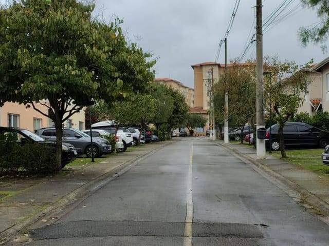Sobrado com 90m² 2 quartos e 2 banheiros, à venda, no bairro Jardim Petrópolis em Cotia
