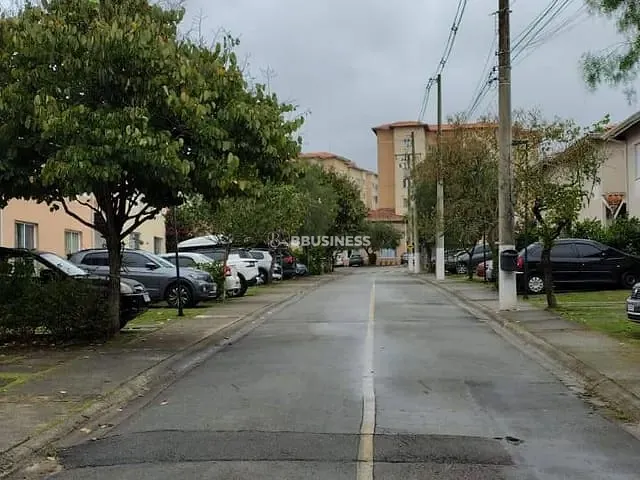 Sobrado com 90m² 2 quartos e 2 banheiros, à venda, no bairro Jardim Petrópolis em Cotia
