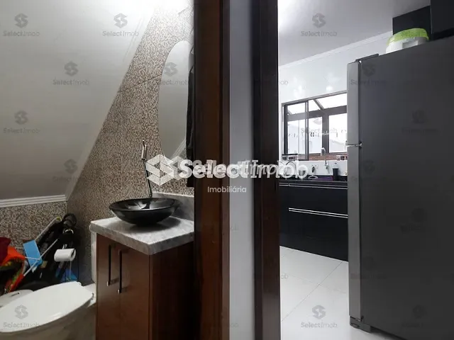 Sobrado com 102m² 2 quartos e 1 banheiro, à venda, no bairro Vila Nossa Senhora das Vitórias em Mauá