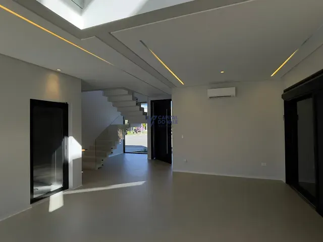 Sobrado com 458m² 4 quartos e 6 banheiros, à venda, no bairro Jardim do Golfe em São José dos Campos