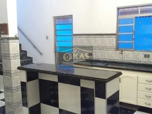 Sobrado com 150m² 3 quartos e 2 banheiros, à venda, no bairro Jardim Varan em Suzano