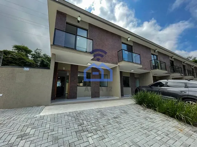 Sobrado com 100m² 2 quartos e 3 banheiros, à venda, no bairro Massaguaçu em Caraguatatuba