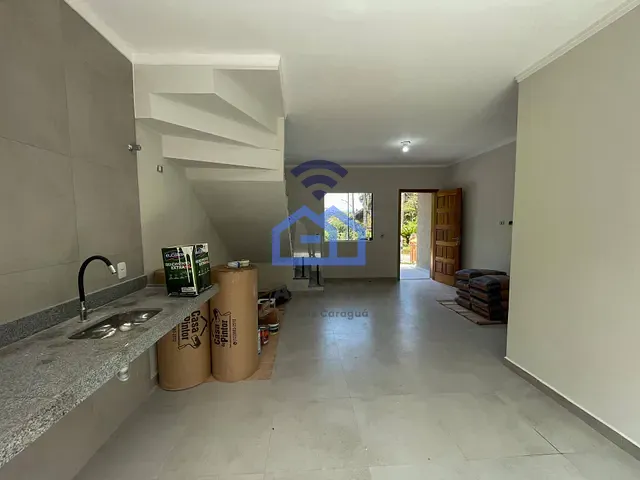 Sobrado com 100m² 2 quartos e 3 banheiros, à venda, no bairro Massaguaçu em Caraguatatuba