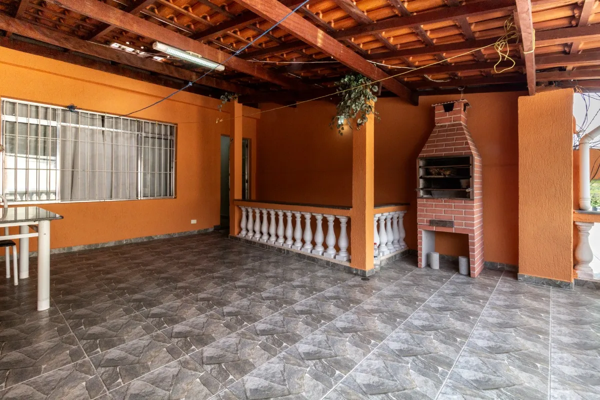 Sobrado para venda em Helena Maria com 3 quartos, sendo 1 suíte, 199.3m²