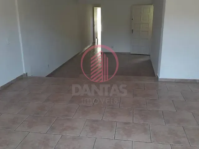 Sobrado com 125m² 3 quartos e 2 banheiros, para alugar, no bairro Umuarama em Osasco
