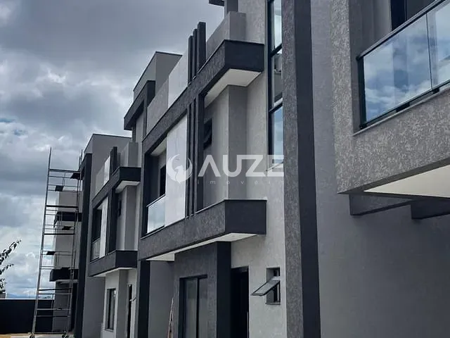 Sobrado 3 quartos e 3 banheiros, à venda, no bairro Boqueirão em Curitiba