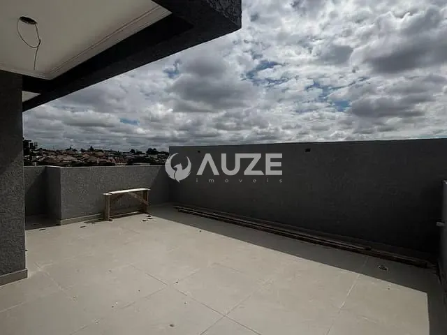 Sobrado 3 quartos e 3 banheiros, à venda, no bairro Boqueirão em Curitiba