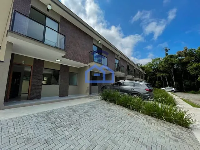 Sobrado com 90m² 2 quartos e 3 banheiros, à venda, no bairro Massaguaçu em Caraguatatuba