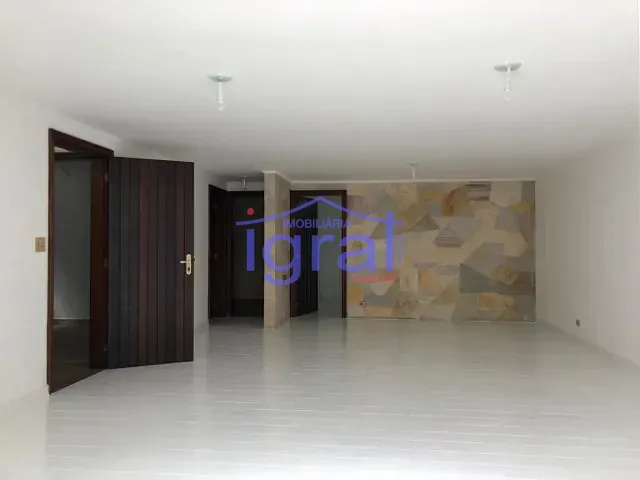 Sobrado com 370m², à venda, no bairro Planalto Paulista em São Paulo