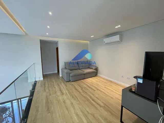 Sobrado com 450m² 4 quartos e 1 banheiro, à venda, no bairro Jardim do Golfe em São José dos Campos