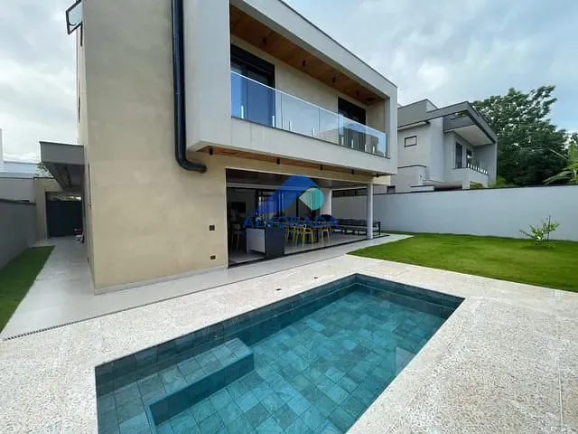 Sobrado com 450m² 4 quartos e 1 banheiro, à venda, no bairro Jardim do Golfe em São José dos Campos