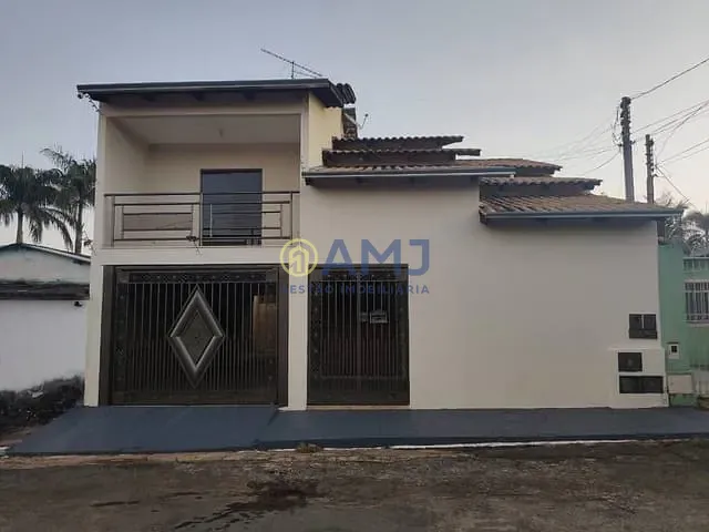 Sobrado com 231m² 5 quartos e 2 banheiros, à venda, no bairro Conjunto Fabiana em Goiânia