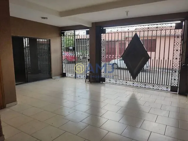Sobrado com 231m² 5 quartos e 2 banheiros, à venda, no bairro Conjunto Fabiana em Goiânia