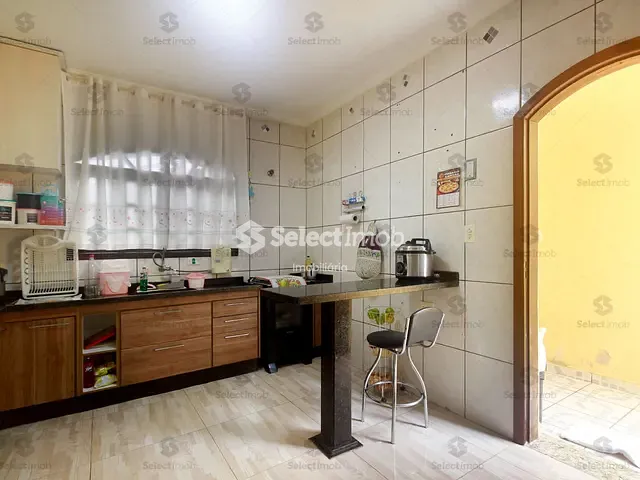 Sobrado com 206m² 3 quartos e 3 banheiros, à venda, no bairro Vila Nossa Senhora das Vitórias em Mauá