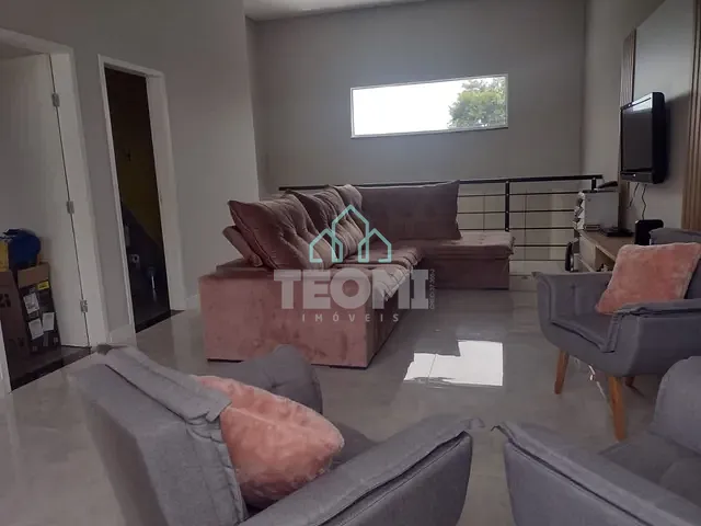 Sobrado com 252m² 3 quartos e 2 banheiros, à venda, no bairro Caminho Novo em Tremembé