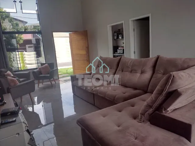 Sobrado com 252m² 3 quartos e 2 banheiros, à venda, no bairro Caminho Novo em Tremembé