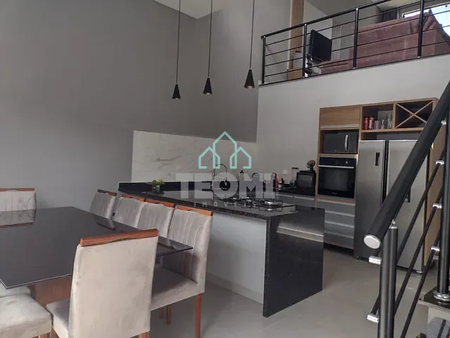 Sobrado com 252m² 3 quartos e 2 banheiros, à venda, no bairro Caminho Novo em Tremembé