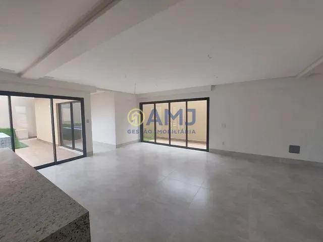 Sobrado com 300m² 4 quartos e 4 banheiros, à venda, no bairro Jardins Barcelona em Senador Canedo