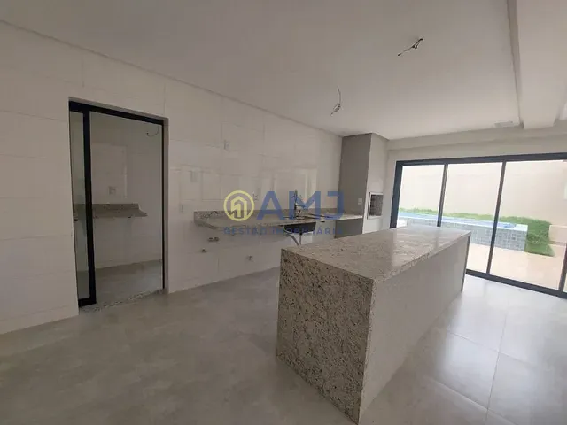 Sobrado com 300m² 4 quartos e 4 banheiros, à venda, no bairro Jardins Barcelona em Senador Canedo
