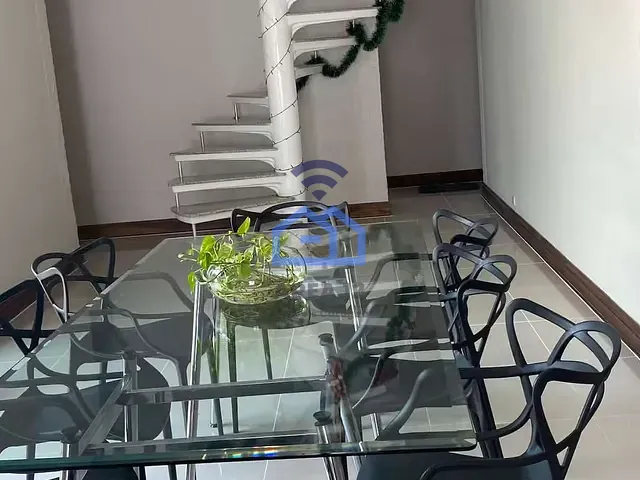 Sobrado com 512m² 7 quartos e 9 banheiros, à venda, no bairro Indaiá em Caraguatatuba