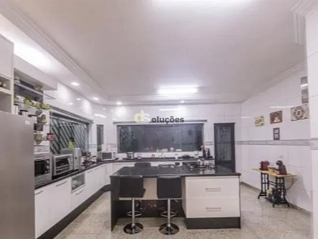 Sobrado com 357m² 4 quartos e 3 banheiros, à venda, no bairro Vila Nova Manchester em São Paulo