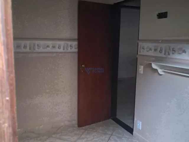 Sobrado 5 quartos e 3 banheiros, à venda, no bairro Cidade Morumbi em São José dos Campos