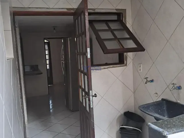 Sobrado 5 quartos e 3 banheiros, à venda, no bairro Cidade Morumbi em São José dos Campos