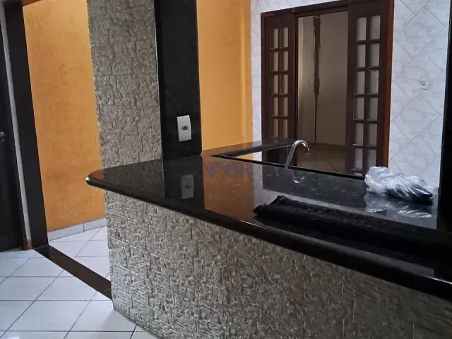 Sobrado 5 quartos e 3 banheiros, à venda, no bairro Cidade Morumbi em São José dos Campos