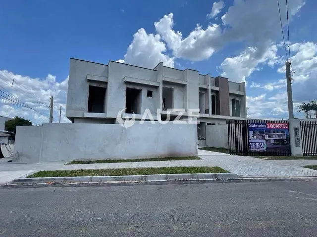 Sobrado 3 quartos e 2 banheiros, à venda, no bairro Cidade Industrial em Curitiba