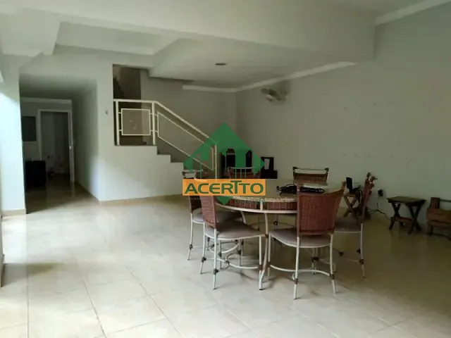 Sobrado com 300m² 4 quartos e 5 banheiros, à venda, no bairro Vila São Paulo em Araçatuba