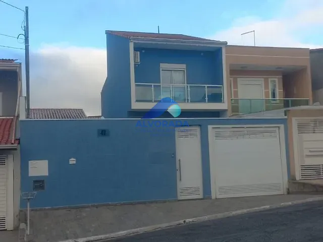 Sobrado com 250m² 3 quartos e 2 banheiros, à venda, no bairro Jardim Rubi em Mogi das Cruzes