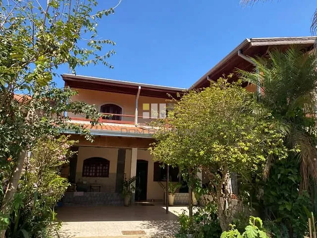 Sobrado com 266m² 3 quartos e 3 banheiros, à venda, no bairro Vila Carlota em Sumaré