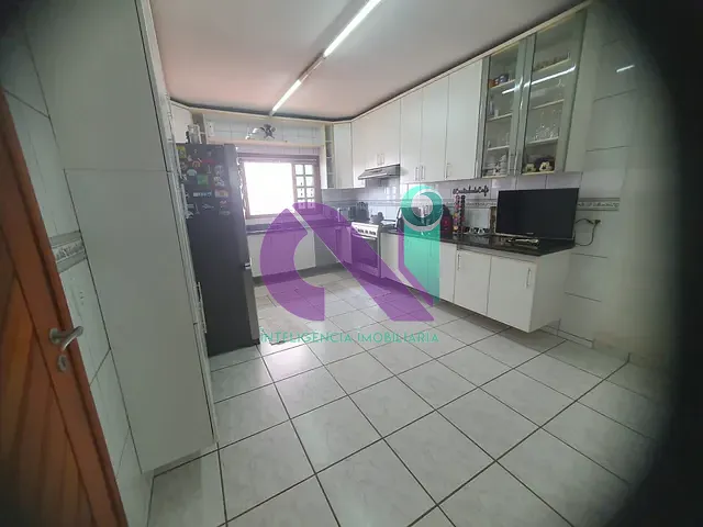 Sobrado com 243m² 3 quartos e 3 banheiros, à venda, no bairro Umuarama em Osasco