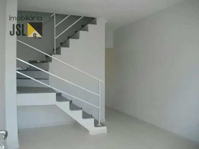 Sobrado com 88m² 2 quartos e 2 banheiros, à venda, no bairro Jardim Panorama em Caçapava