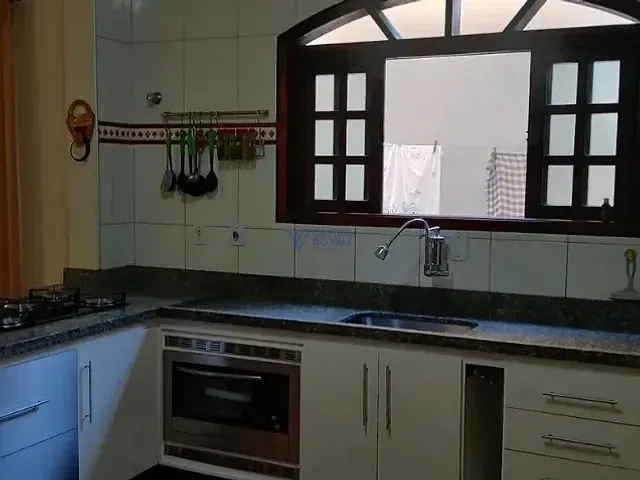 Sobrado 3 quartos e 3 banheiros, à venda, no bairro Jardim Sul em São José dos Campos
