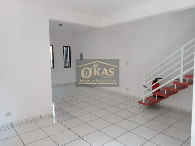 Sobrado com 198m² 3 quartos e 3 banheiros, à venda, no bairro Parque Santa Rosa em Suzano