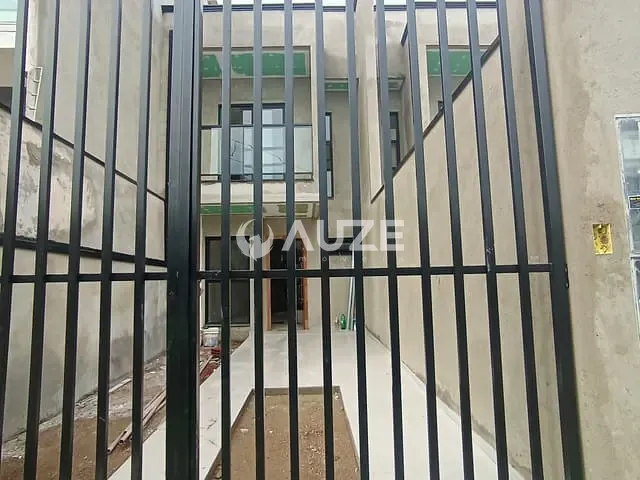 Sobrado 3 quartos e 2 banheiros, à venda, no bairro Sítio Cercado em Curitiba