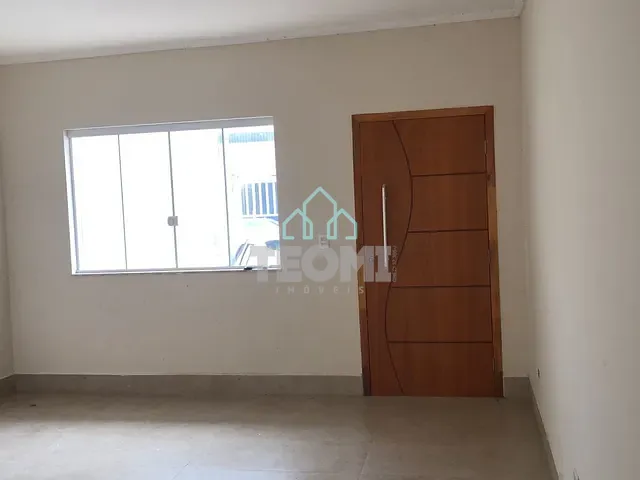 Sobrado com 125m² 3 quartos e 2 banheiros, à venda, no bairro Parque Senhor do Bonfim em Taubaté