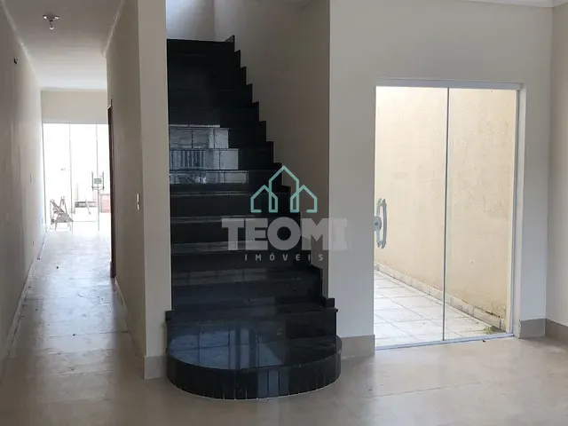 Sobrado com 125m² 3 quartos e 2 banheiros, à venda, no bairro Parque Senhor do Bonfim em Taubaté