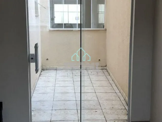 Sobrado com 125m² 3 quartos e 2 banheiros, à venda, no bairro Parque Senhor do Bonfim em Taubaté