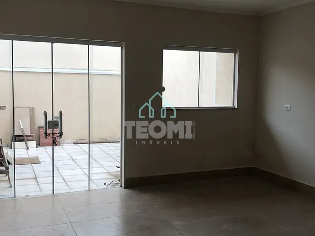 Sobrado com 125m² 3 quartos e 2 banheiros, à venda, no bairro Parque Senhor do Bonfim em Taubaté