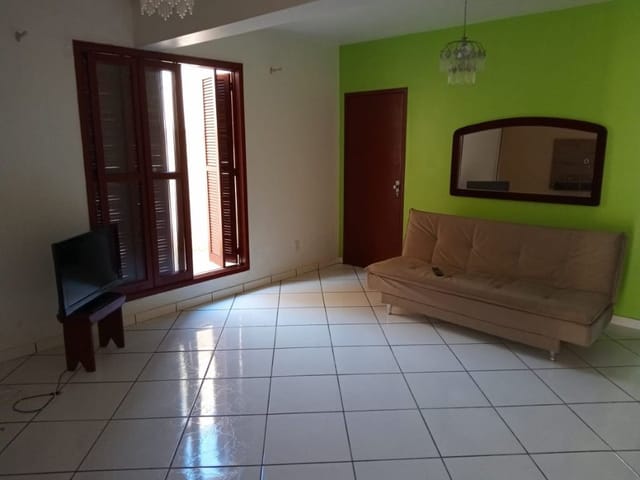 Casa com 252m² 5 quartos e 3 banheiros, à venda, no bairro Fragata em Pelotas