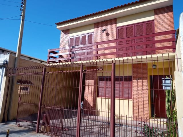 Casa com 252m² 5 quartos e 3 banheiros, à venda, no bairro Fragata em Pelotas