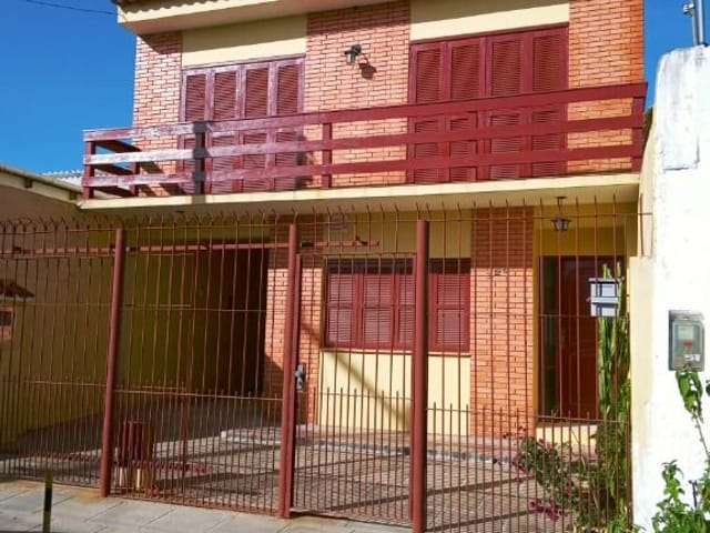Casa com 252m² 5 quartos e 3 banheiros, à venda, no bairro Fragata em Pelotas